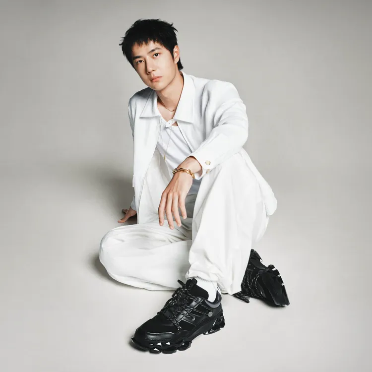 王一博的帥臉相當吸睛。品牌提供