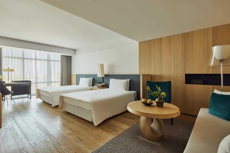 參加老協珍官網與門市老協珍官網與門市推出春日之旅滿額抽獎活動滿額抽獎活動，幸運兒可免費入住晶英國際行館「18坪御典房型」。業者提供