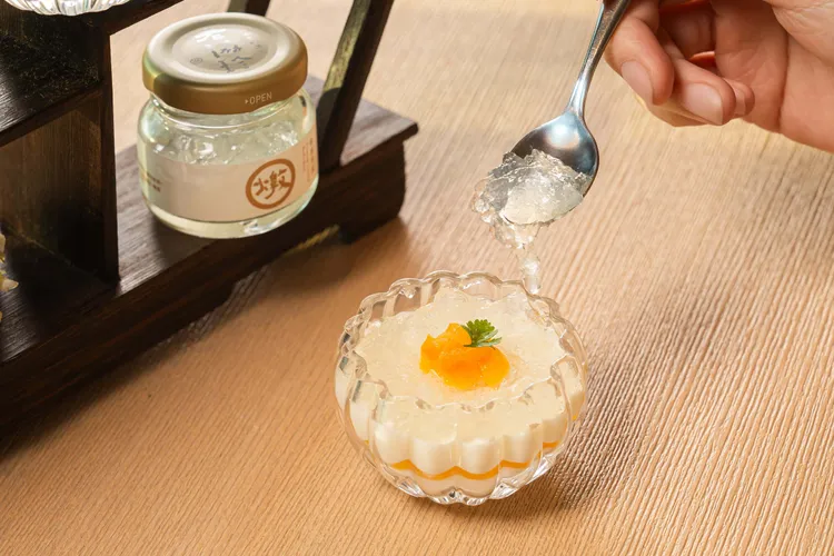 鮮燉燕窩杏仁奶酪。業者提供