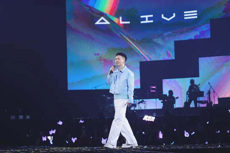 蕭秉治自去年結束台北場演出後，至今接了64場活動，人氣超狂。圖／相信音樂提供