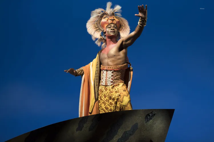 布拉德利吉布森在百老匯《獅子王》中飾演辛巴。MNA牛耳藝術提供