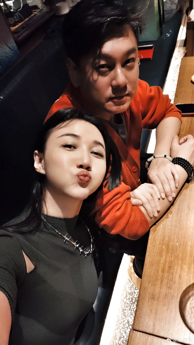 朱孝天、韓雯雯結婚9年甜蜜如初。翻攝朱孝天微博
