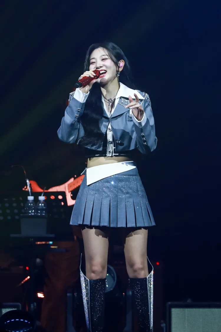 安智煐入境隨俗高喊「水啦」。瑪沃娛樂提供