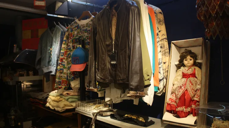 碩果僅存的委託行內部仍維持過去風格。葉先鵬攝