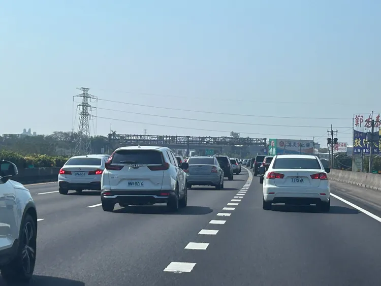 大年初二中午國三彰化段接國一路段車況。特勤中心攝