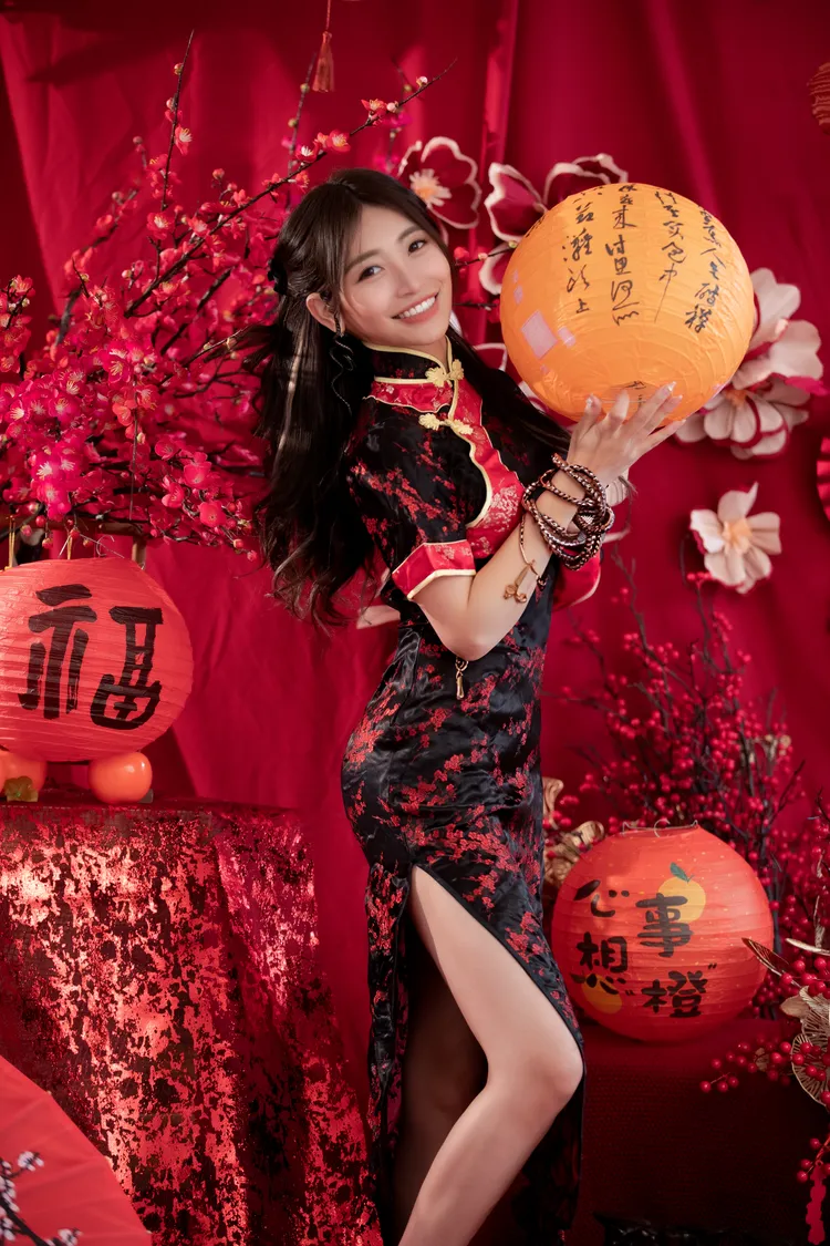 祈錦鈅喜迎金蛇年。小紅莓提供