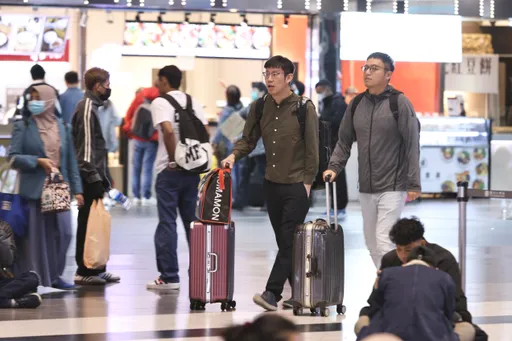 寒流乾冷強襲 圍爐和走春記得保暖!這天起全台轉溼冷雨來了