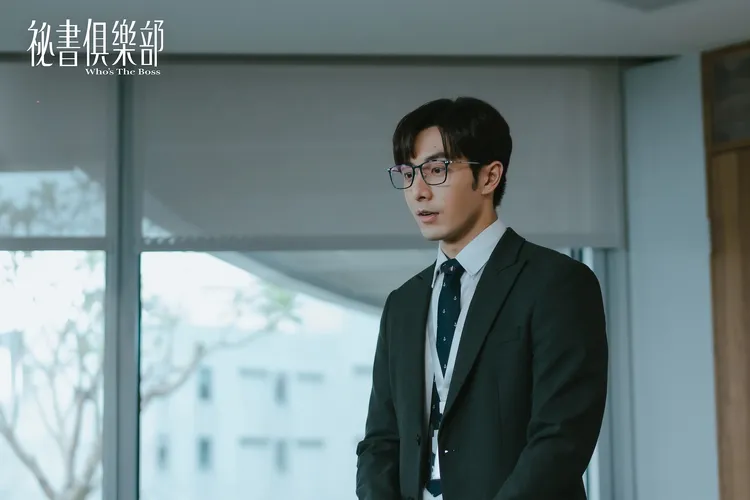 管麟飾演的周祕書很受觀眾喜愛。TVBS提供