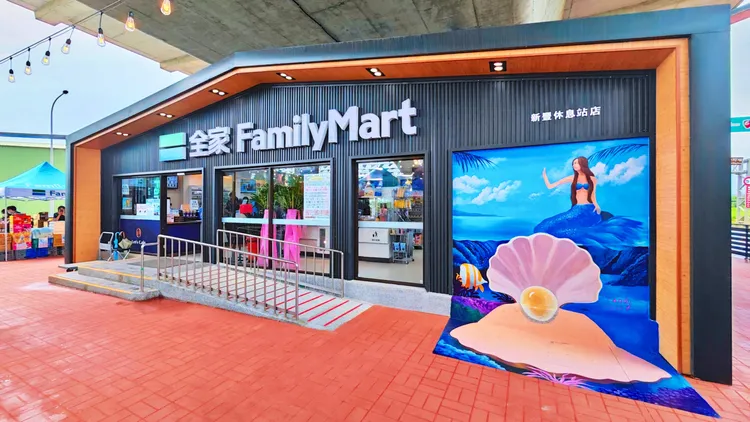 春節期間，包含新豐休息站等門市增加雙倍人力。全家提供