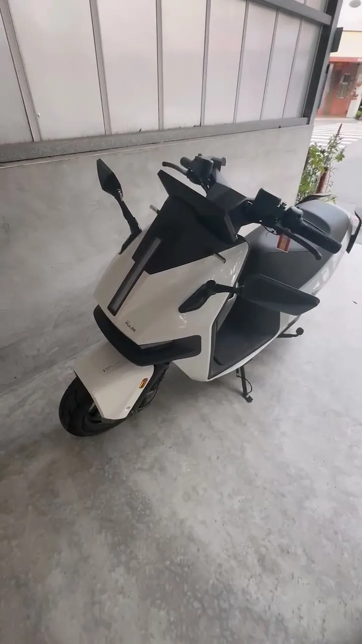 許小姐去年8月花13萬多元購買最頂規的Gogoro Pulse Ultra，沒想到竟是噩夢的開始。許小姐提供