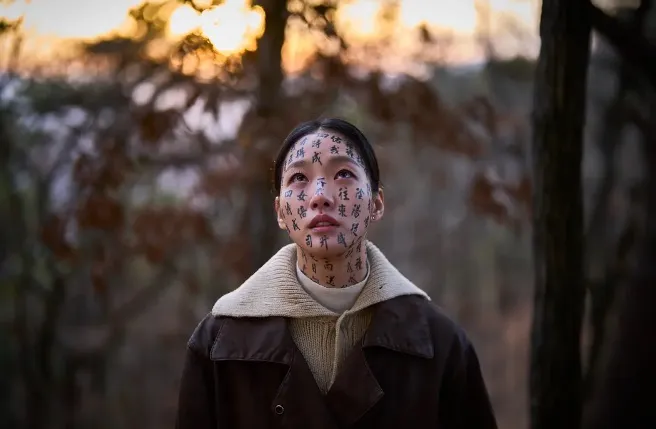 《破墓》在亞洲電影大獎橫掃11項入圍。劇照