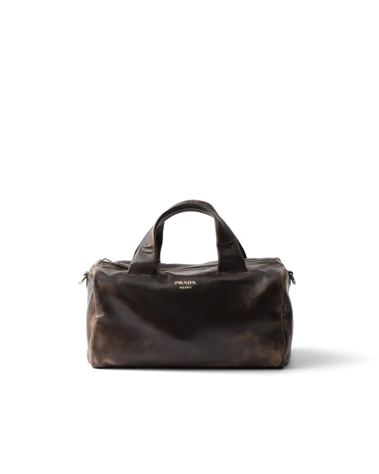 PRADA納帕仿舊皮革包款，14萬5000元。品牌提供