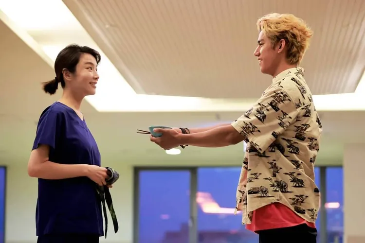 蔡淑臻新的一年繼續為《女外科》2努力，朱軒洋（右）是否回歸也備受關注。翻攝自《女外科》臉書