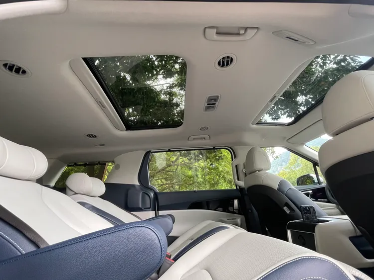 雙景天窗也是升級Premium Plus套件後的專屬配備。林浩昇攝