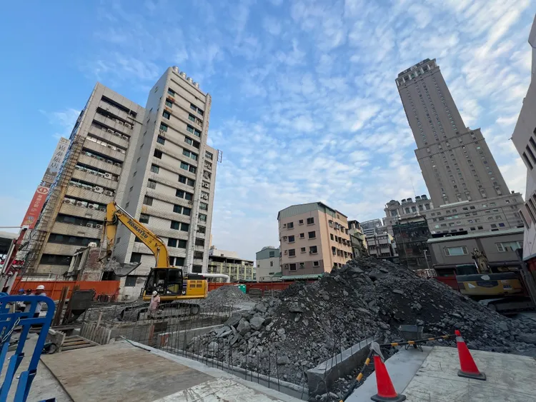 無論祭出限貸令或是提高房屋稅，當多屋族成本提高，未來轉嫁機率增。葉家銘攝