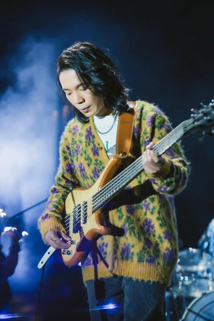 貝斯手以諾。圖／相信音樂提供