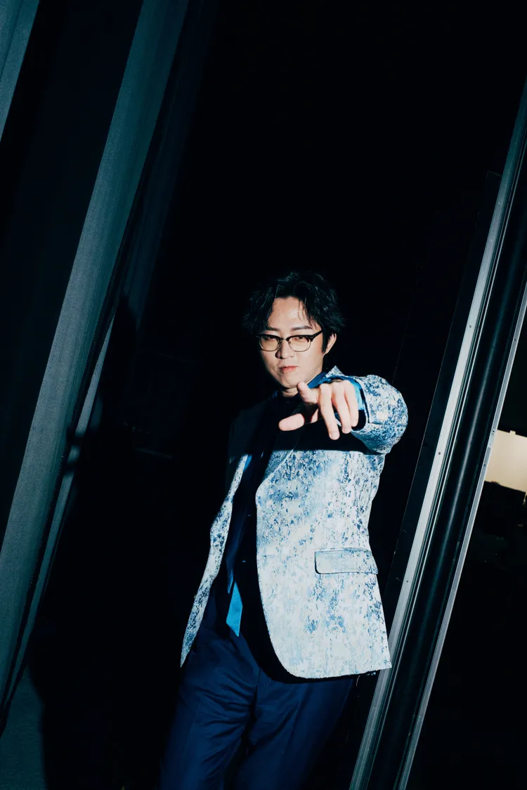 上班不要看的小歐口琴絕技被認證最會吹。圖／夕陽武士提供