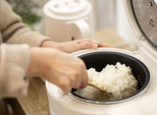 飯煮好了該掀蓋還是續燜？達人解惑：做錯恐影響口感