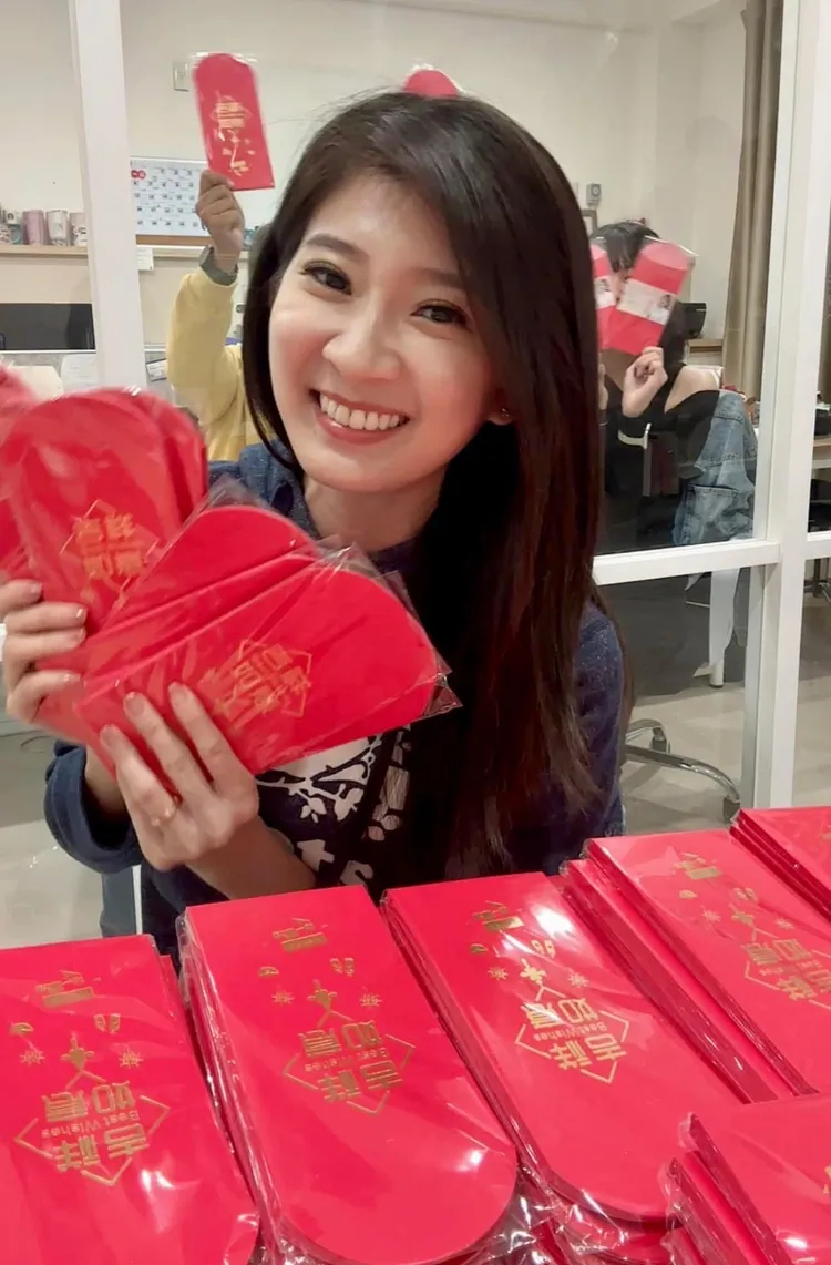 國民黨發言人李明璇，宣布將舉辦3場紅包袋發送，高雄2場、台北1場。李明璇提供