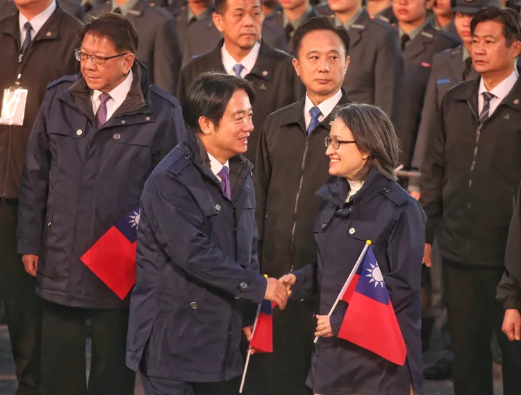 總統賴清德、副總統蕭美琴參加總統府前元旦升旗典禮。台北市攝影記者聯誼會提供