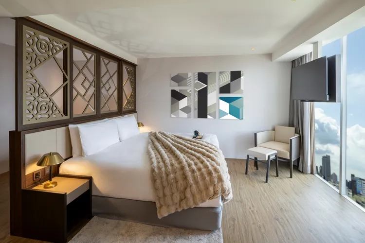 天成逸旅舶寓高雄卓越套房。天成飯店集團提供