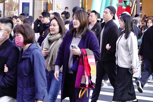 2波冷氣團先濕後乾!氣溫急降10°C以下 最冷時刻「春節連假這2天」凍迎新春