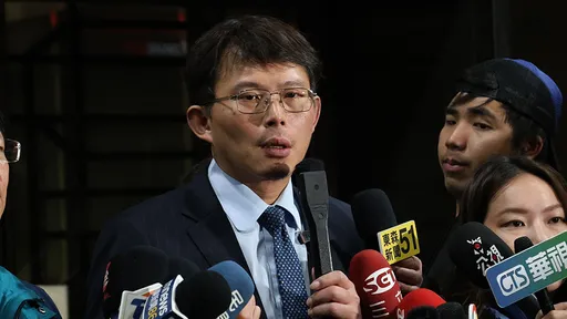 黃國昌父親離世 「最豐厚的遺產是爸爸堅毅不屈的DNA」