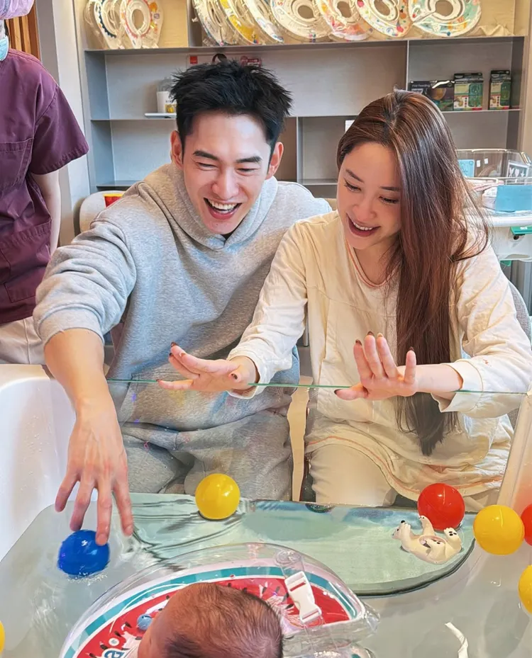 歐陽妮妮（右）和老公張書豪初為父母，淚腺特別發達。翻攝自歐陽妮妮IG