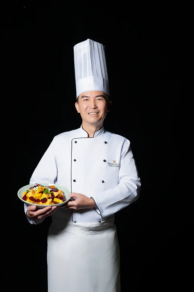 台北遠東香格里拉遠東Cafe新任主廚湯和喜，推出多道招牌菜餚，滿足饕客挑剔的味蕾。台北遠東香格里拉提供