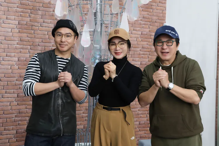 胡瓜（右起）、陳美鳳與歐漢聲趁農曆年前合體彩排練唱。圖／萬星傳播提供