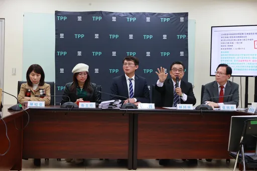 嚴審總預算遭抹黑 民眾黨團:一群綠色敗家子不知節制、遲早敗光臺灣家產