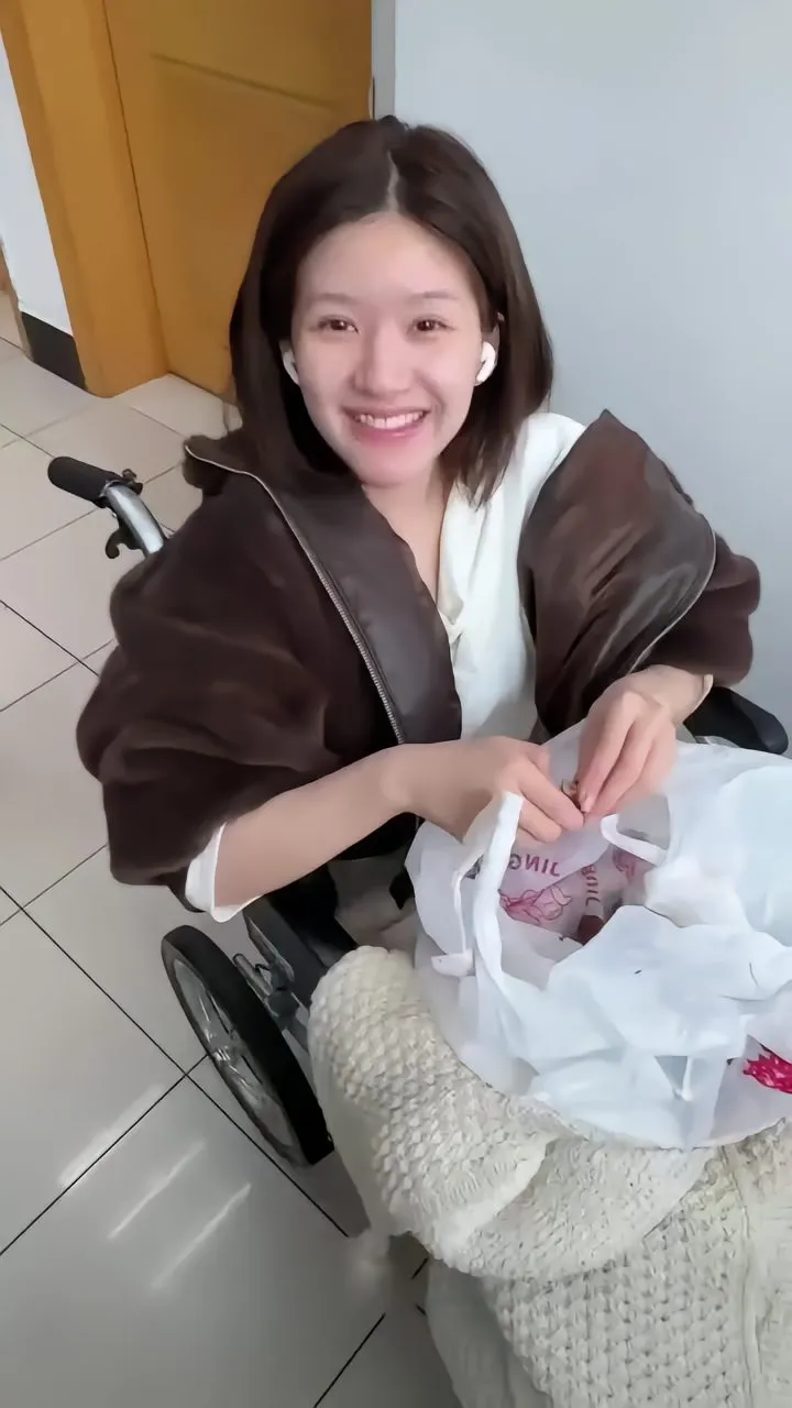 趙露思消瘦許多。翻攝趙露思抖音