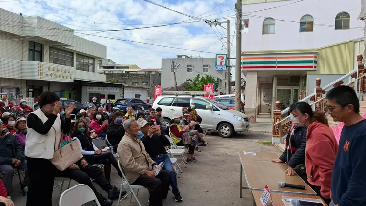 陳男不甘心刑事遭判5月，易科罰金15萬餘元，民事又敗訴，開記者會向鄉親說明。民眾提供
