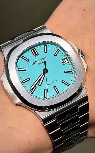 Zach Lu曾以2億拍下Tiffany Blue鸚鵡螺Ref.5711。翻攝Zach Lu IG