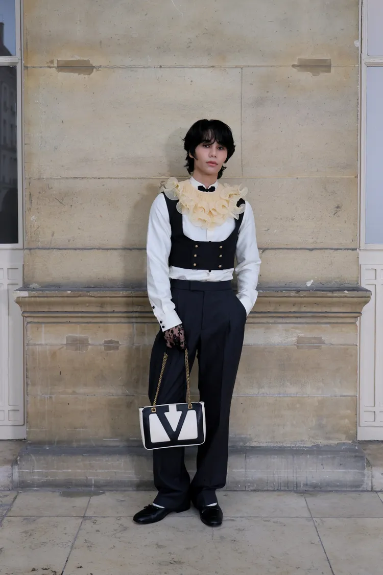 泰國男神Jeff換上Alessandro Michele本季走的復古宮廷風造型。品牌提供