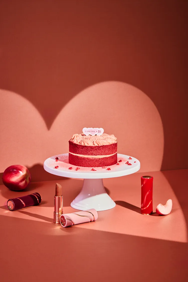 裸桃情人節蛋糕浪漫限定-裸桃粉絲絨。業者提供