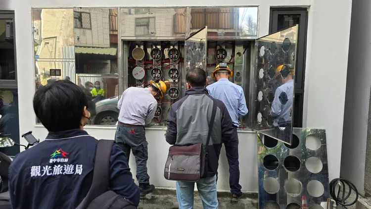 南屯區非法日租套房遭市府斷水斷電。市府提供