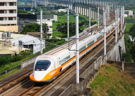 明起開搶!高鐵12天加開95班次 78折車票逛台灣燈會