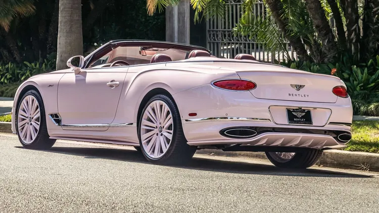 英國名車賓利被人仿冒商標賣威士忌酒。資料照片