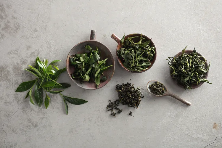 台北文華東方酒店與台灣知名茶藝品牌「遊山茶訪」攜手合作，設計專屬的焙茶體驗，在專業茶藝師的帶領下，賓客可了解焙茶工藝如何增添茶香和茶韻，並享受品茗的樂趣。台北文華東方酒店提供