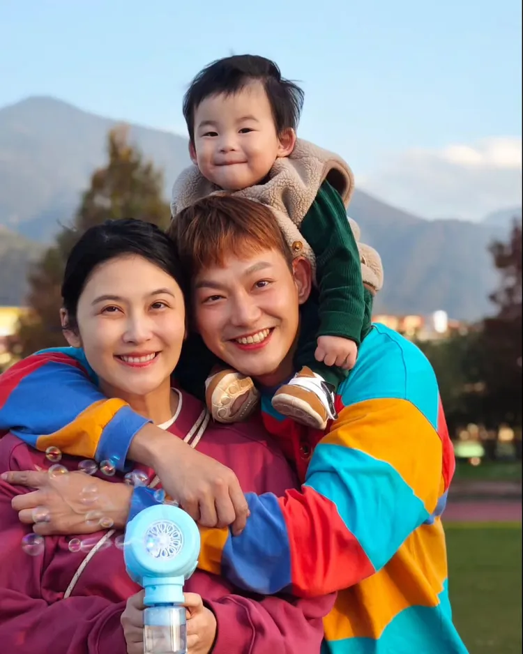 威廉除夕和老婆分開回各自的家。翻攝威廉IG