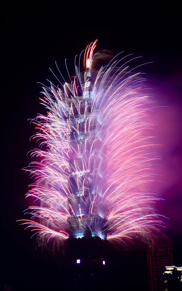 2025年台北101大樓煙火秀。莊宗達攝