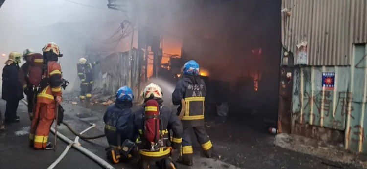 火勢於下午5時43分撲滅。翻攝畫面