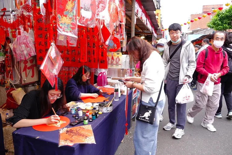 外出走春這3種生肖要避免穿紅色，這樣才能提升財運。莊宗達攝
