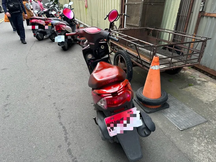 劉姓鐵工廠洩憤後與車主協調賠償事宜，目前尚無人提告。民眾提供