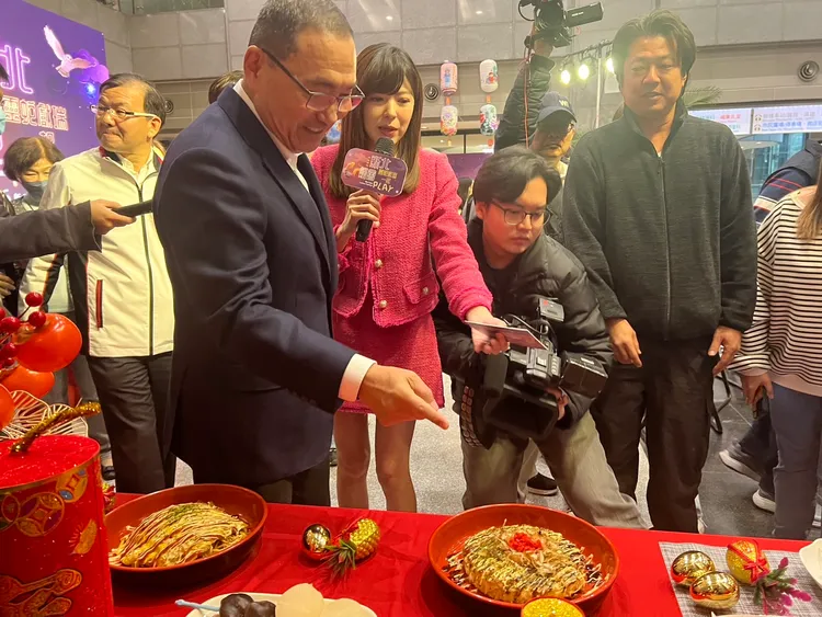 燈會除了規劃「10大主題燈區」、「6大特色活動」，更有120攤市集、每日精彩表演，要讓大家一起play。民政局提供
