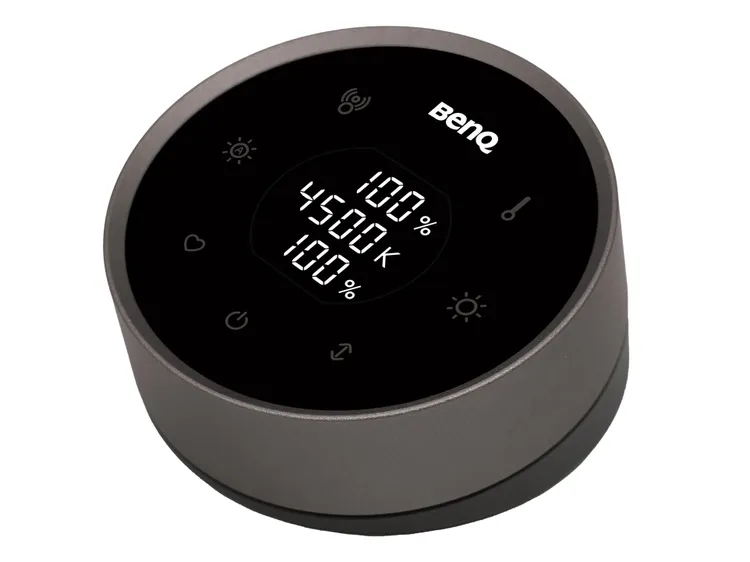 全新無線鋰電池充電旋鈕數字化，可顯示100段無階調整，精準控制每一道光。BenQ提供