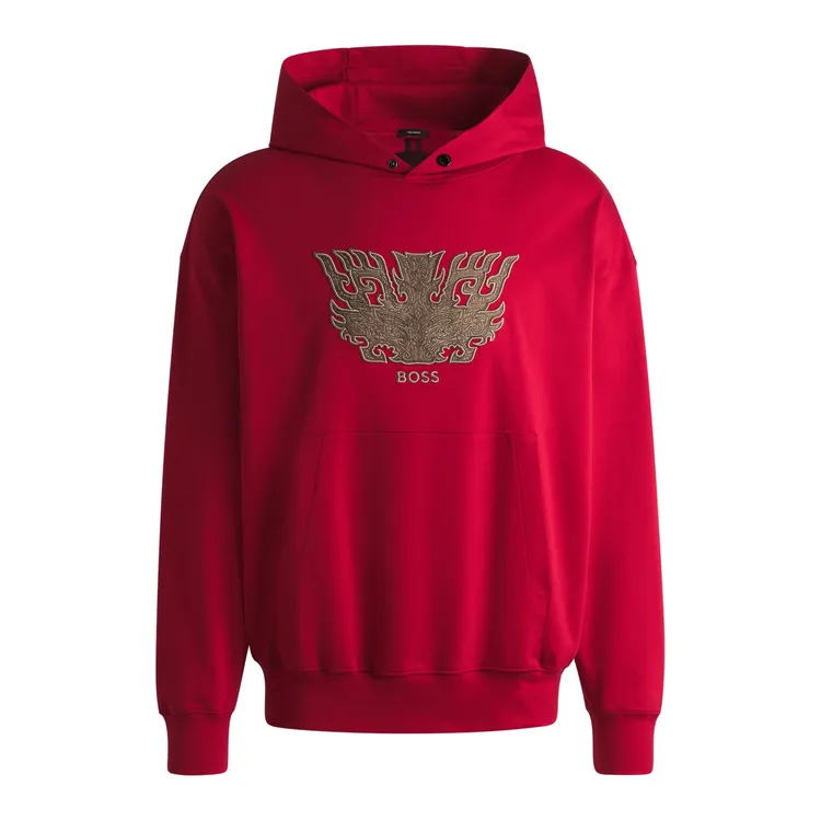 BOSS 農曆新年系列紅色連帽運動衫，1萬900元。品牌提供