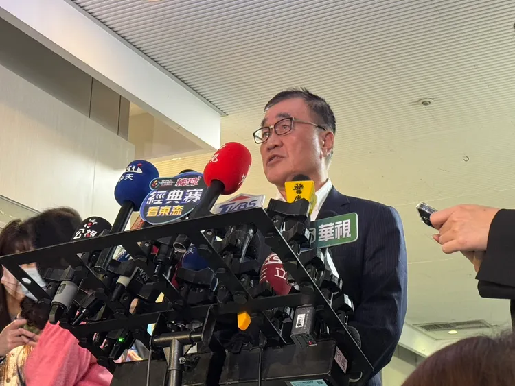 李四川召開京華城調查小組會議並表示3個月內完成建照變更。記者張綵茜攝