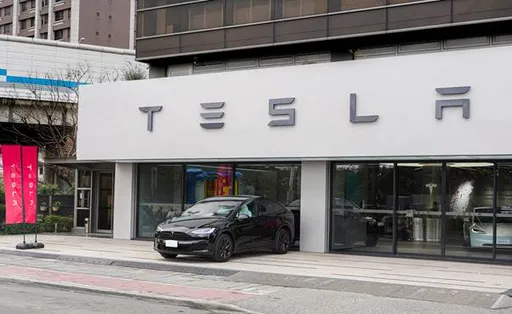 Tesla全台首間街邊體驗店 全新「Tesla桃園文中體驗店」正式開幕